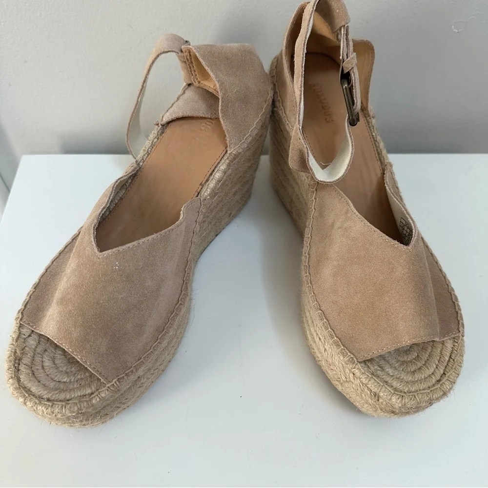 New Soludos Tan Suede Espadrille Wedges